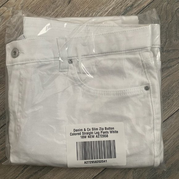 NWT DENIM & CO HOW SLIMMING STRAIGHT LEG JEANS 24W - Picture 12 of 16